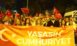 Karabağlar 'da Coşkulu Cumhuriyet Korteji