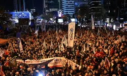 İsrail müdahalesi sonrası halk sokağa çıktı