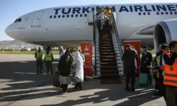 Afgan, Iraklı ve Suriyeli suçluları uçaklara bindirip Türkiye'ye göndermeye başladı