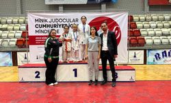 Konak’ın judo takımı ilk turnuvadan madalyalarla döndü