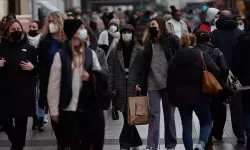 Avrupa ülkesinde salgın paniği: Evden çalışma, maske, aşı!