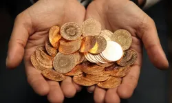 Altın yine oynak: Sabaha düşüşle başladı!