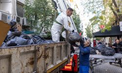 Konak'tan çöp ev operasyonu: 4 kamyon atık çıktı