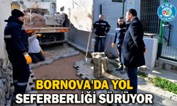 Bornova'da yol seferberliği sürüyor
