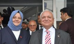 2 eski bakan kazada yaralandı!