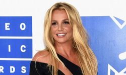 Dünyaca ünlü şarkıcı Britney Spears gözaltına alındı