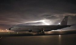 Irak’ta ABD’ye ait yakıt ikmal uçağı düştü!