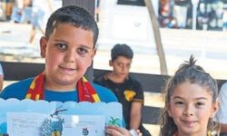 Miniklere karne hediyesi verildi