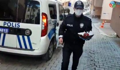Bolu’da polis ekiplerinden minik çocuğa doğum günü sürprizi