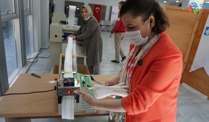 İzmit Belediyesi maske üretimini günlük 30 bine çıkarttı