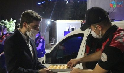 AK Gençlik Ankara’dan emniyet güçlerine moral ziyareti