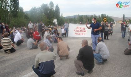 Ölümlü kazanın ardından mahalle sakinlerinden alt geçit eylemi
