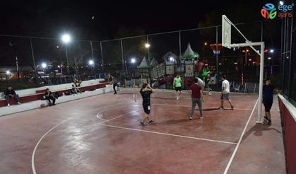 Çan Belediyesi yeni basketbol sahası yapımını tamamladı ve mevcut halı saha yeniledi