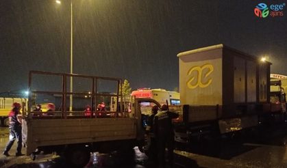 Sivas’ta kamyonet park halindeki tıra arkadan çarptı: 1 yaralı