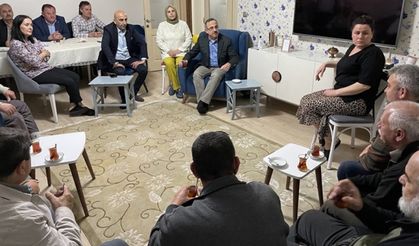 AK Parti İzmir'den Sandık Yönetim Kurulu Üyeleri ile 30 ilçede eş zamanlı iftar