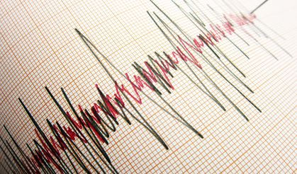Akdeniz'de korkutan deprem! Uzman isimlerden ilk açıklamalar
