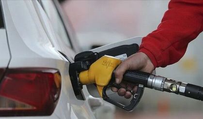 Gece yarısı pompaya yansıdı: Benzine büyük zam!