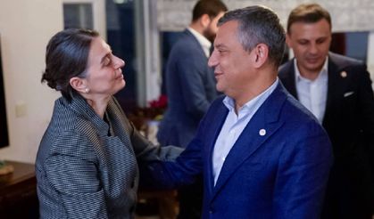 Özgür Özel, Sinem Dedetaş'ı ev hapsinde ziyaret etti