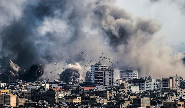 İsrail bahanelerle Gazze'ye insani yardım girişlerine engel oluyor