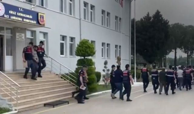 İzmir'de 'Sibergöz-39' baskını!