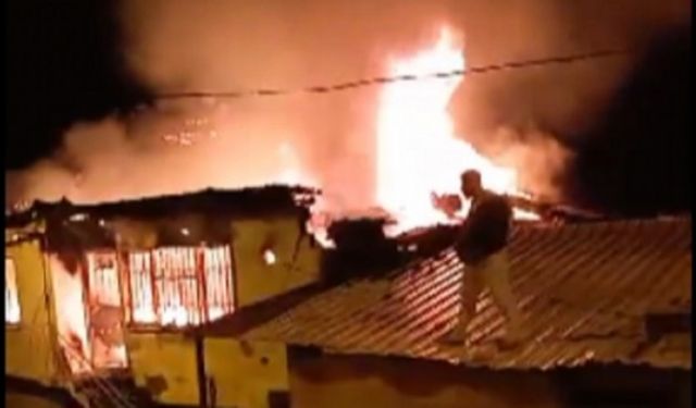 İzmir'de yangın paniği: Prizdeki şarj aleti evi küle çevirdi!
