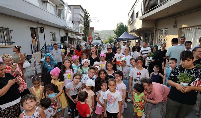 'Mutlu Çocuklar Sokağı' 18 mahallede 5 bin çocukla buluştu