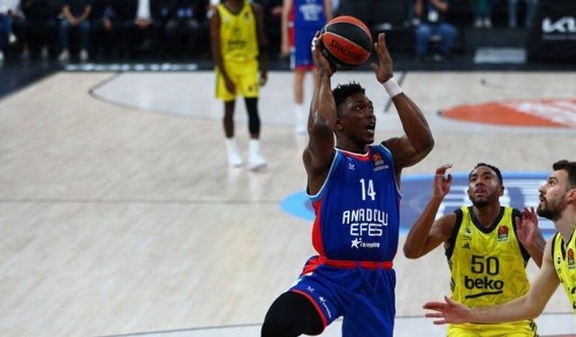 Anadolu Efes'in yıldızının evine silahlı saldırı