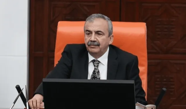 Sırrı Süreyya Önder hayatını kaybetti