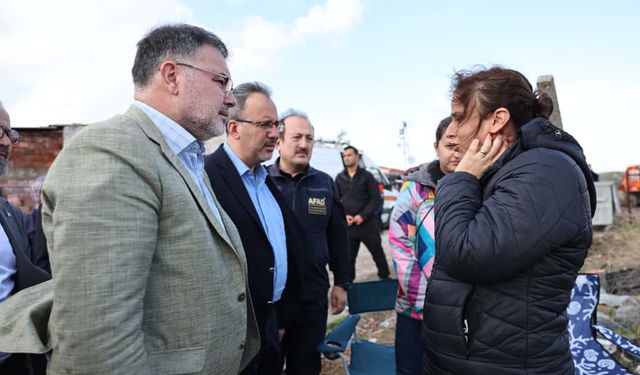 Başkan Saygılı, Foça'da vatandaşları yalnız bırakmadı