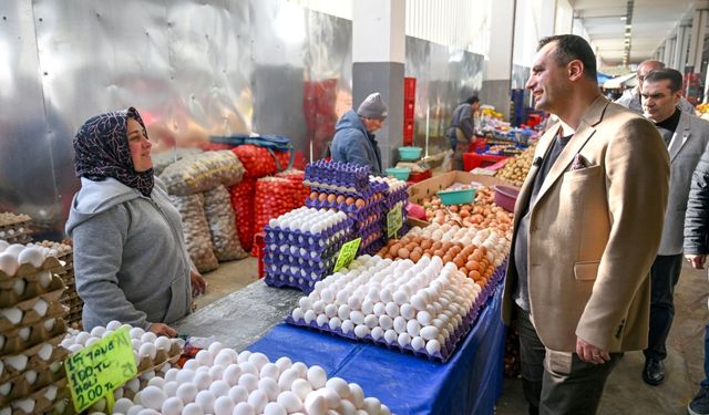Başkan Eşki’den İnönü Mahallesi Pazaryeri’nde denetim ve esnaf buluşması