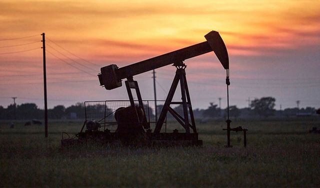 Borsalar çakıldı, Petrol yüksek seyirde