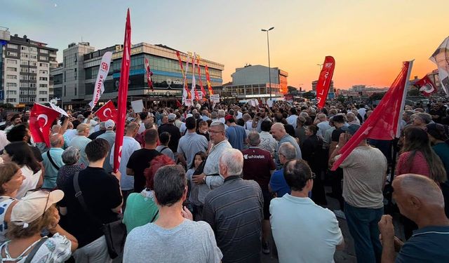 Başkanın AKP'ye geçtiği Çekmeköy'de yürüyüş: "Helal oy verenlerin oyunu harama çevirdin"