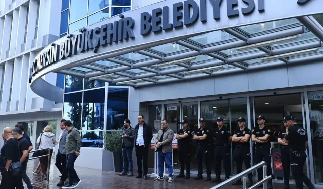 Demokrasiye darbe gündeme perde