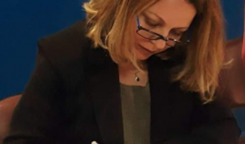 Geleceğin İdealist Ve Aydın Çocuklarını,  Onlar İçin Yazılan İyi Kitaplar Oluşturacaktır...