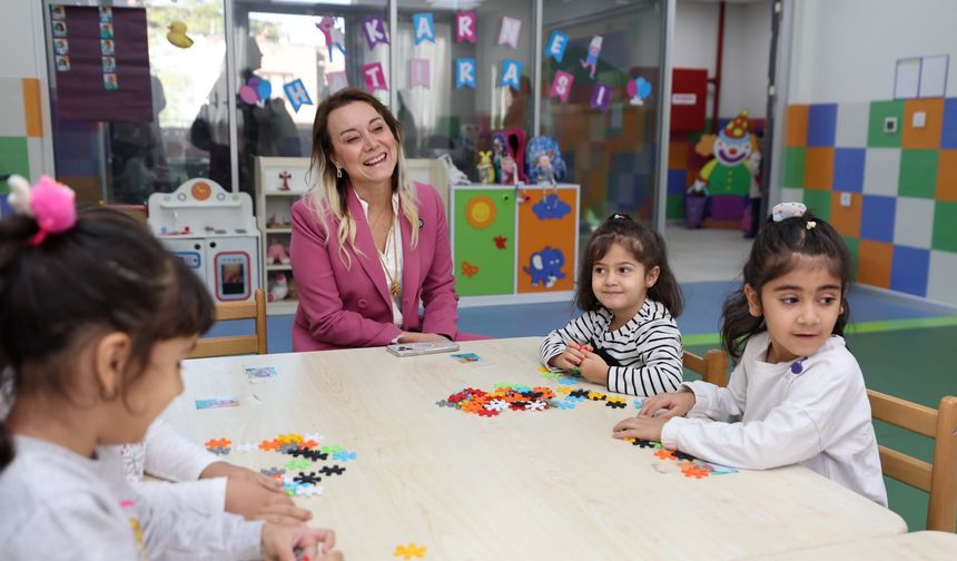 Başkan Mutlu, Oyun Evi'nin minikleriyle bir araya geldi