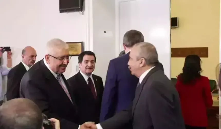 DEM Parti MHP'yi ziyaret ediyor