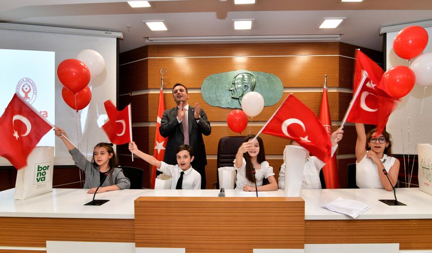 Miniklerden Atatürk'e saygı, geleceğe umut mesajı