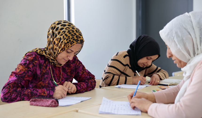 Konak'ta okuma-yazma seferberliği başladı