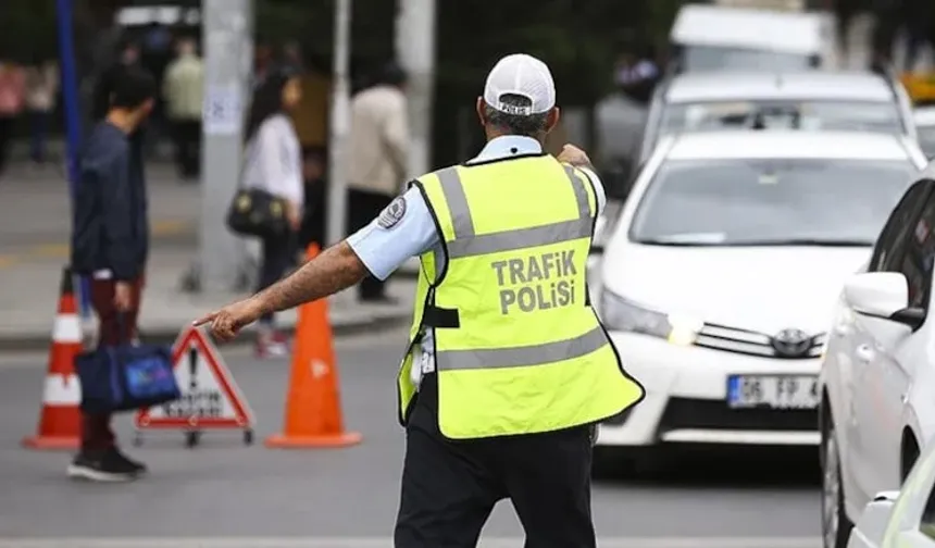 Telefonla konuşan sürücü servet ödeyecek!