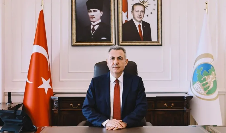 Vali Elban'dan Cumhuriyet mesajı: En büyük miras onu yüceltmektir!