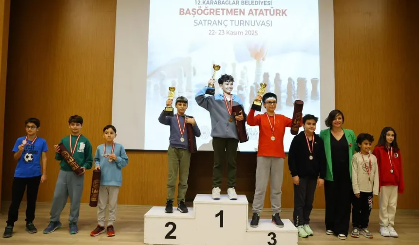 Başkan Kınay satranç turnuvasında konuştu: Yobazlıkları 'şah mat' edeceğiz!