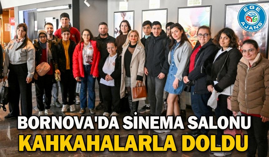 Bornova'da sinema salonu kahkahalarla doldu