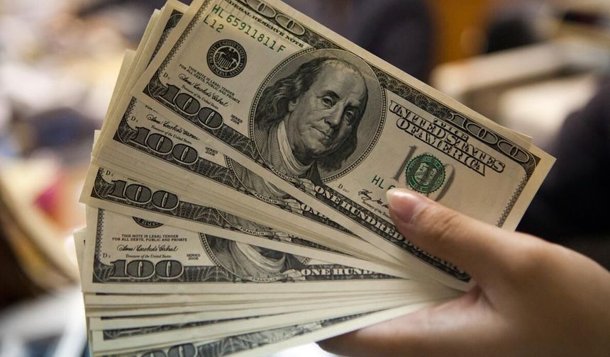 Rekor kıran dolar haftalık yükselişe yöneldi