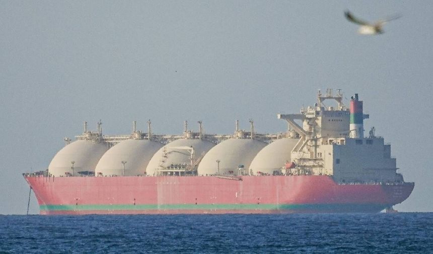 İran ABD-İsrail’e diz çöktürdü