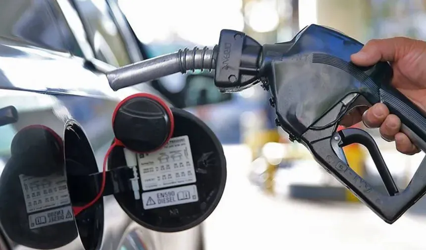 Motorine yine zam geldi: İlk kez üç haneli rakam görüldü